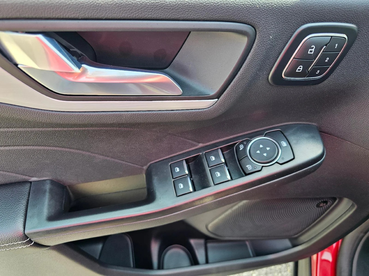 Ford Escape Plug-in Hybrid  2025