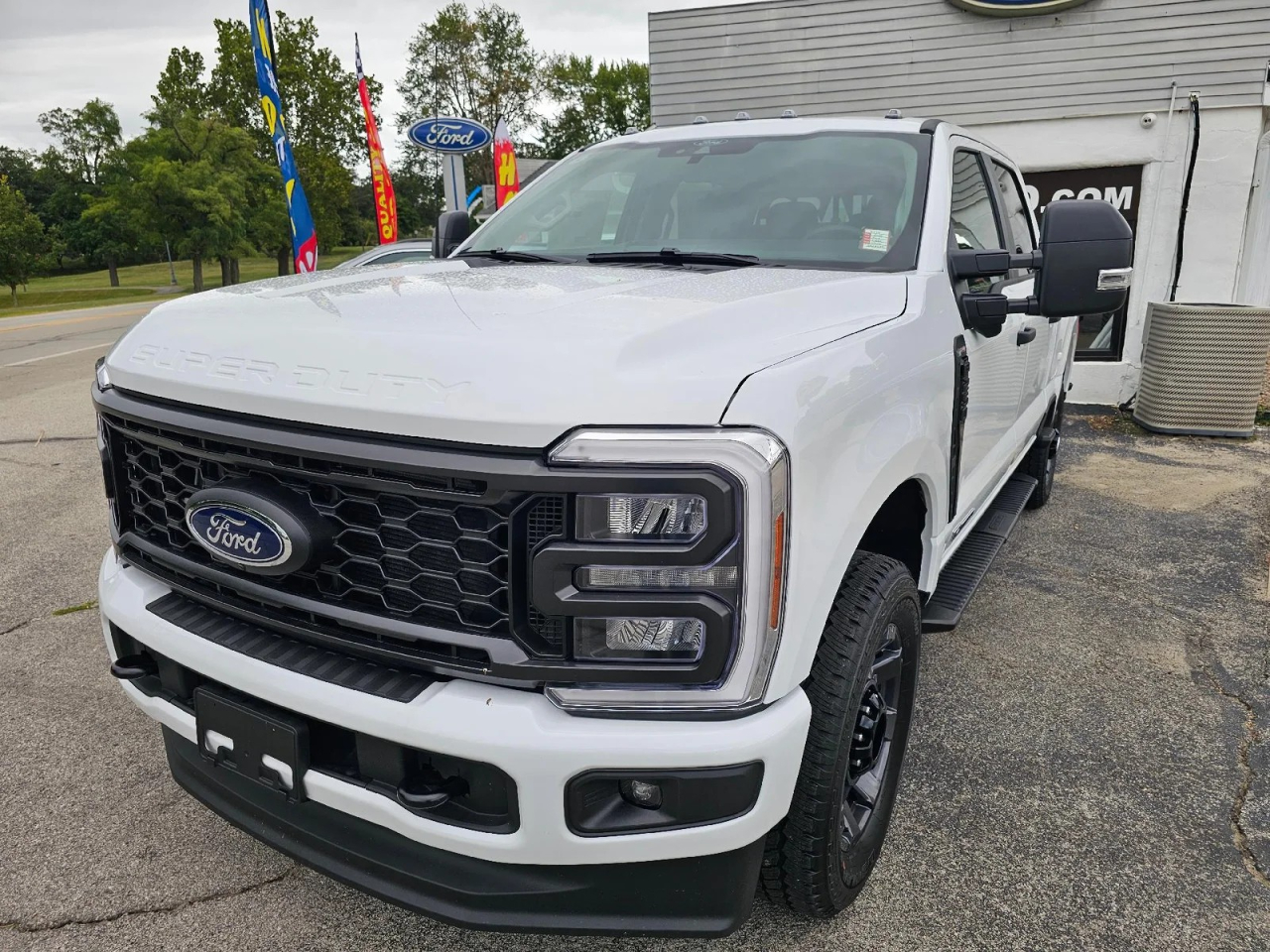 Ford F-250 SD XL Crew Cab 4WD 2025