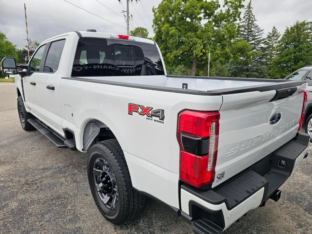 Ford F-250 SD XL Crew Cab 4WD 2025