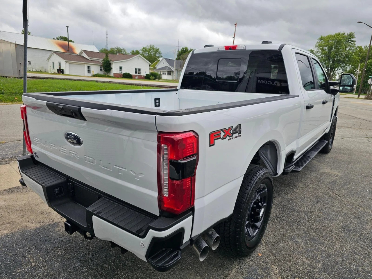Ford F-250 SD XL Crew Cab 4WD 2025