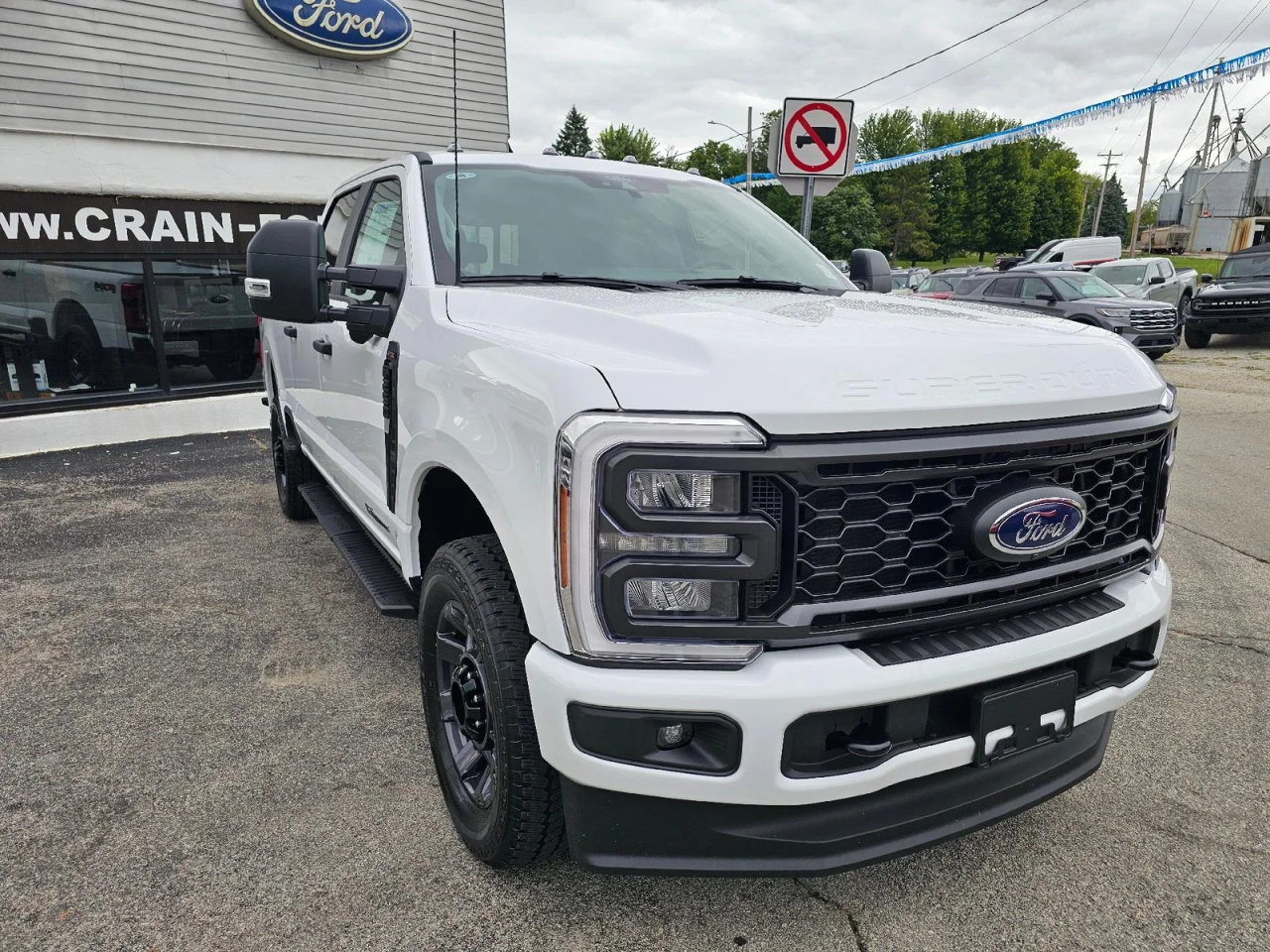 Ford F-250 SD XL Crew Cab 4WD 2025