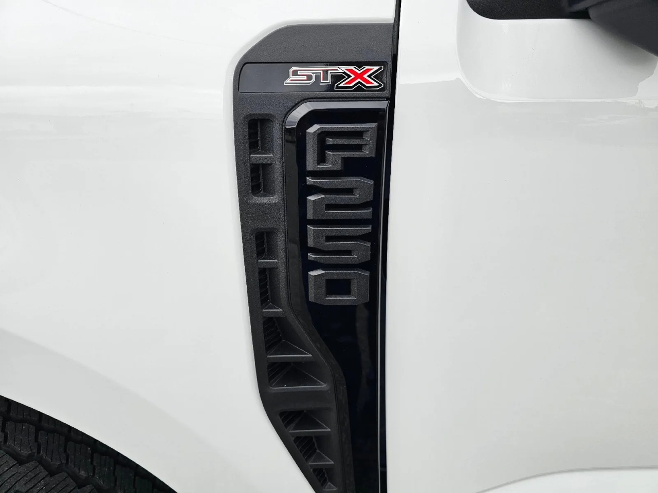 Ford F-250 SD XL Crew Cab 4WD 2025