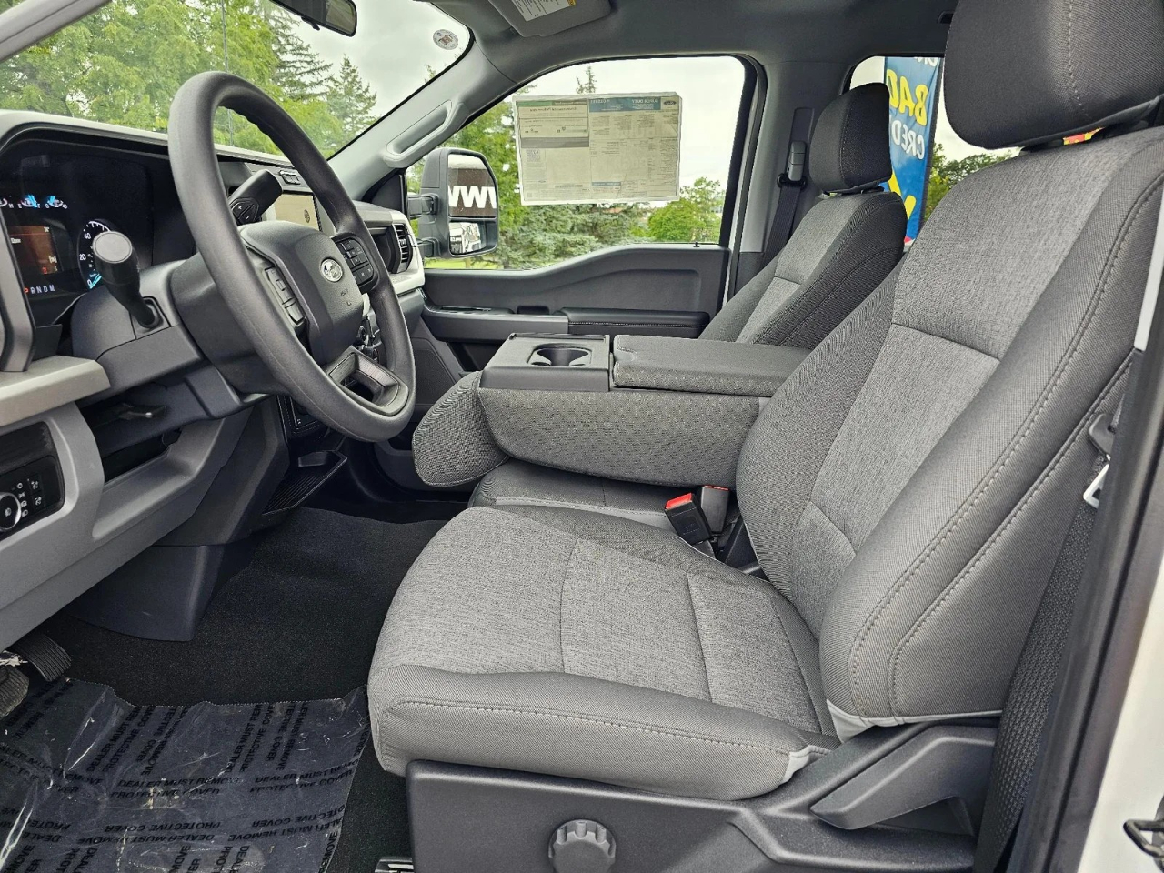 Ford F-250 SD XL Crew Cab 4WD 2025