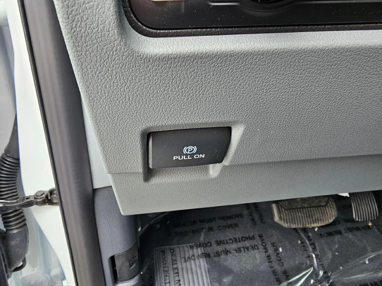 Ford F-250 SD XL Crew Cab 4WD 2025