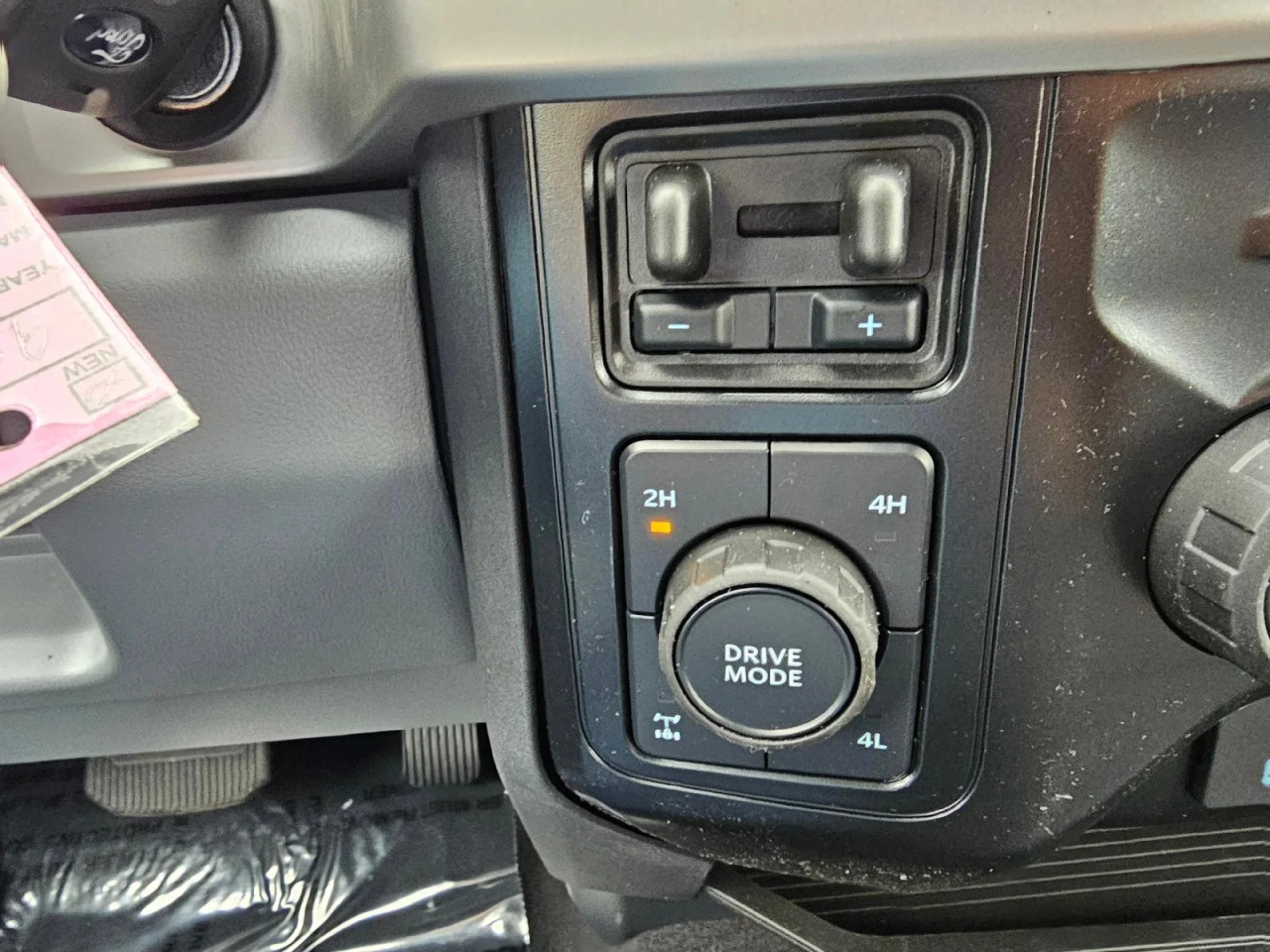 Ford F-250 SD XL Crew Cab 4WD 2025