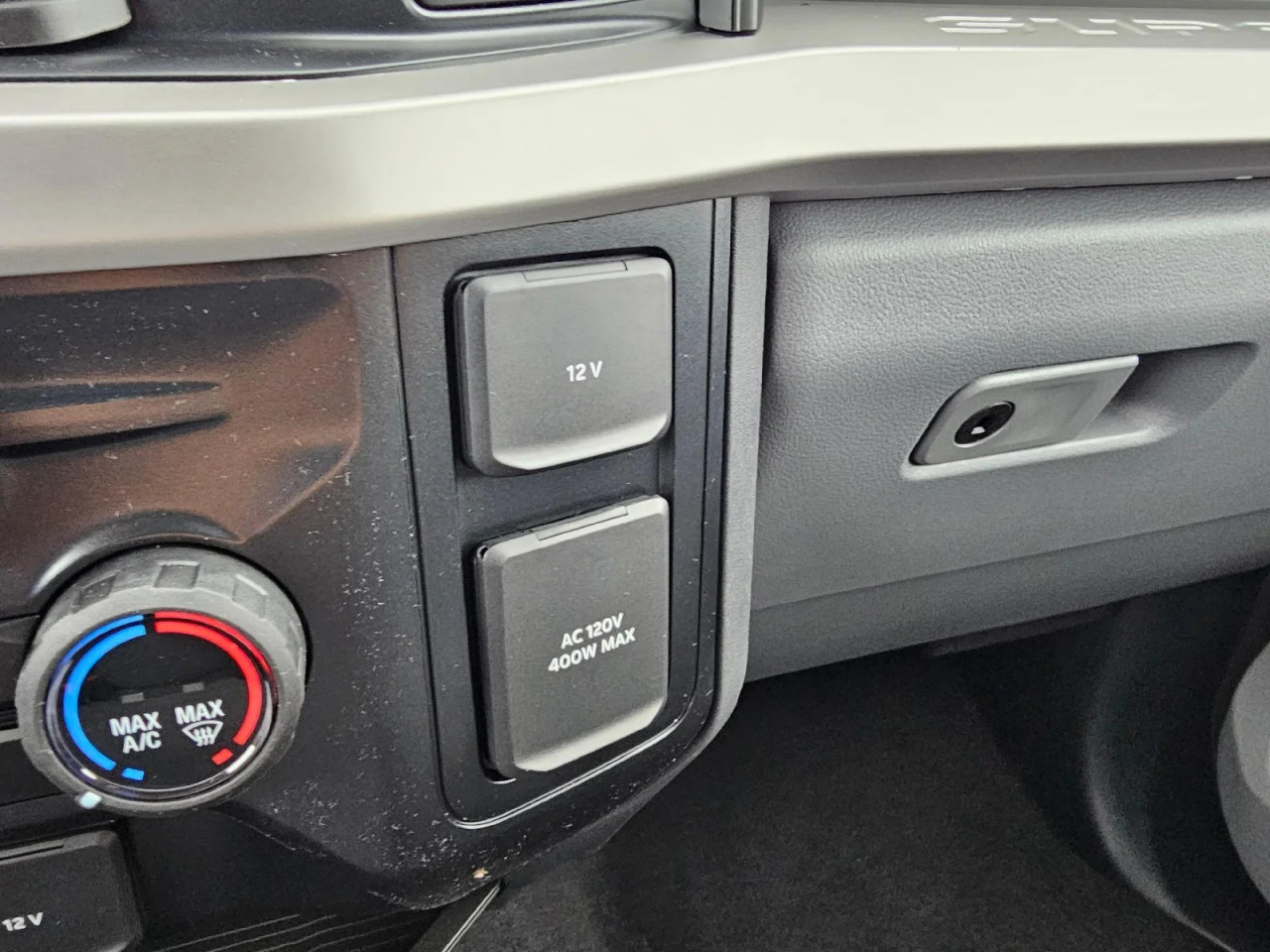 Ford F-250 SD XL Crew Cab 4WD 2025