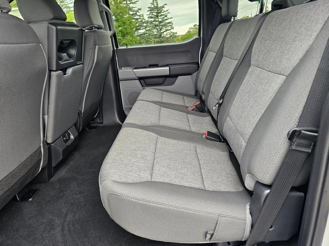 Ford F-250 SD XL Crew Cab 4WD 2025