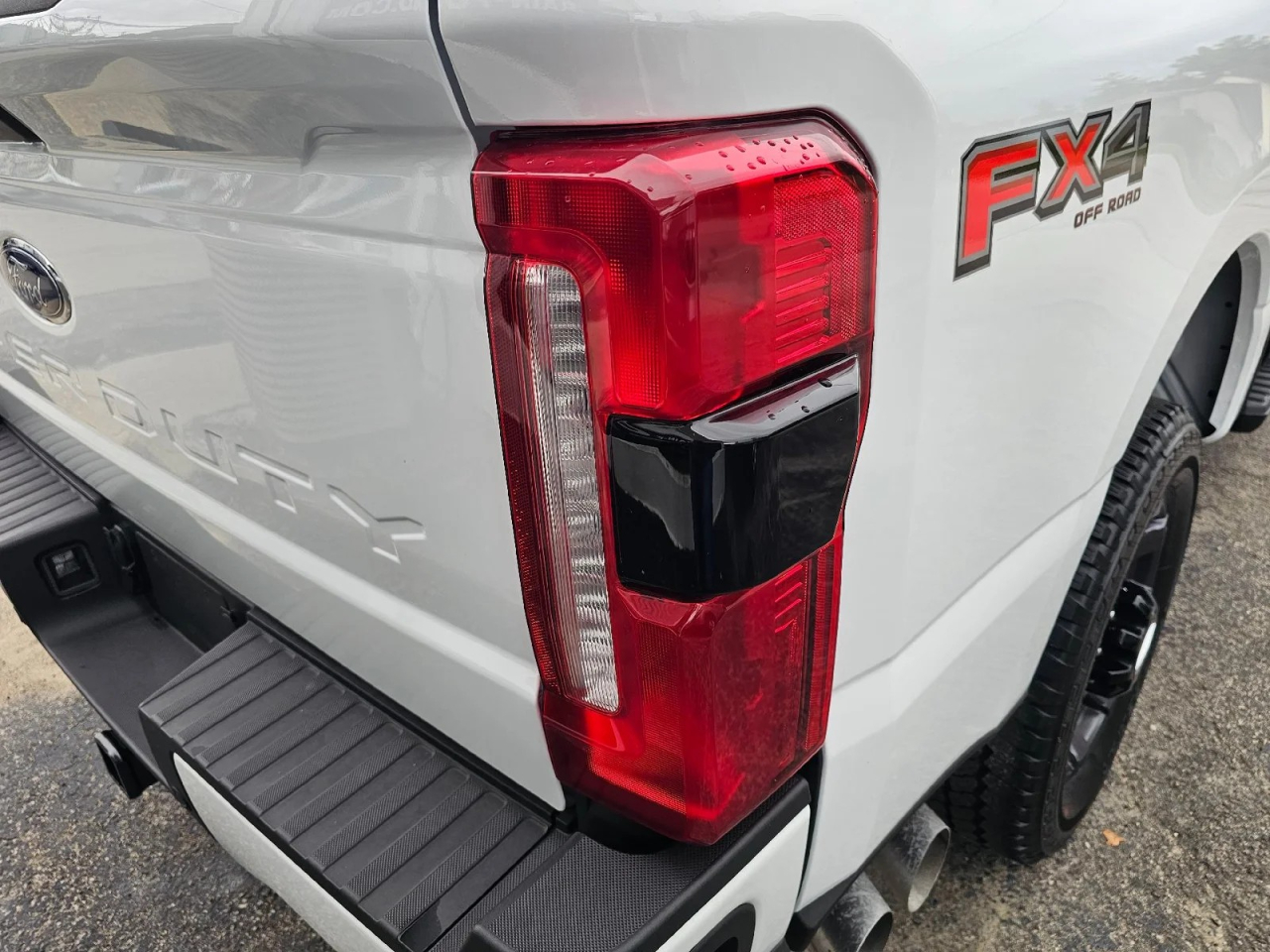 Ford F-250 SD XL Crew Cab 4WD 2025