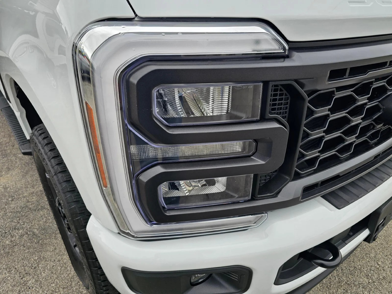 Ford F-250 SD XL Crew Cab 4WD 2025