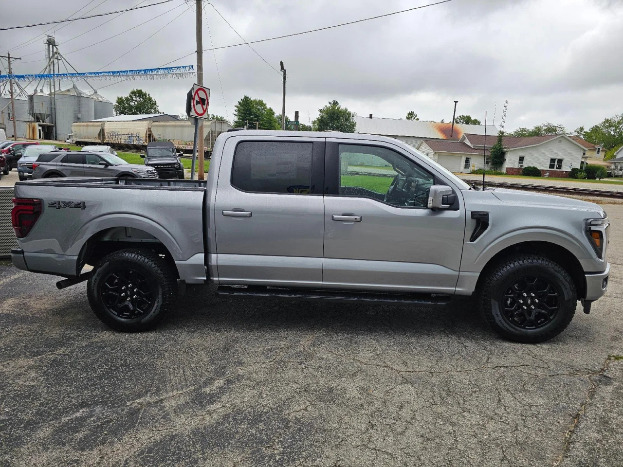 Ford F-150 Lariat SuperCrew 4WD 2025