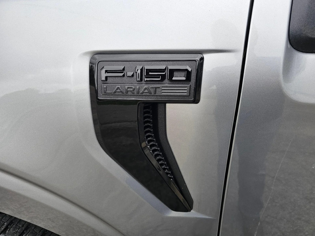 Ford F-150 Lariat SuperCrew 4WD 2025