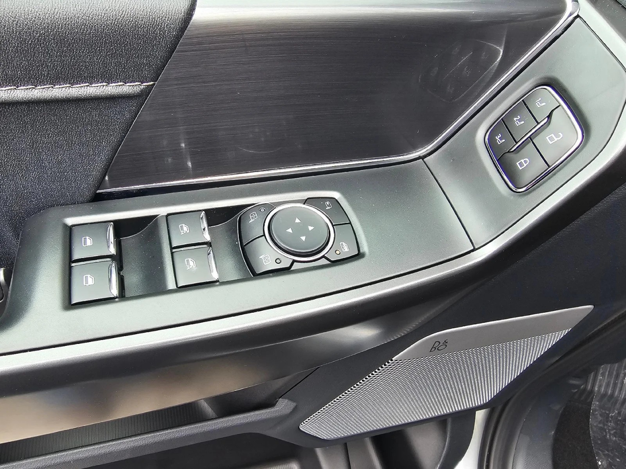 Ford F-150 Lariat SuperCrew 4WD 2025