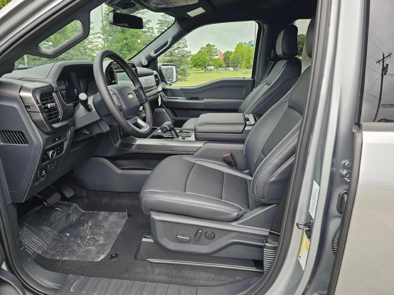 Ford F-150 Lariat SuperCrew 4WD 2025