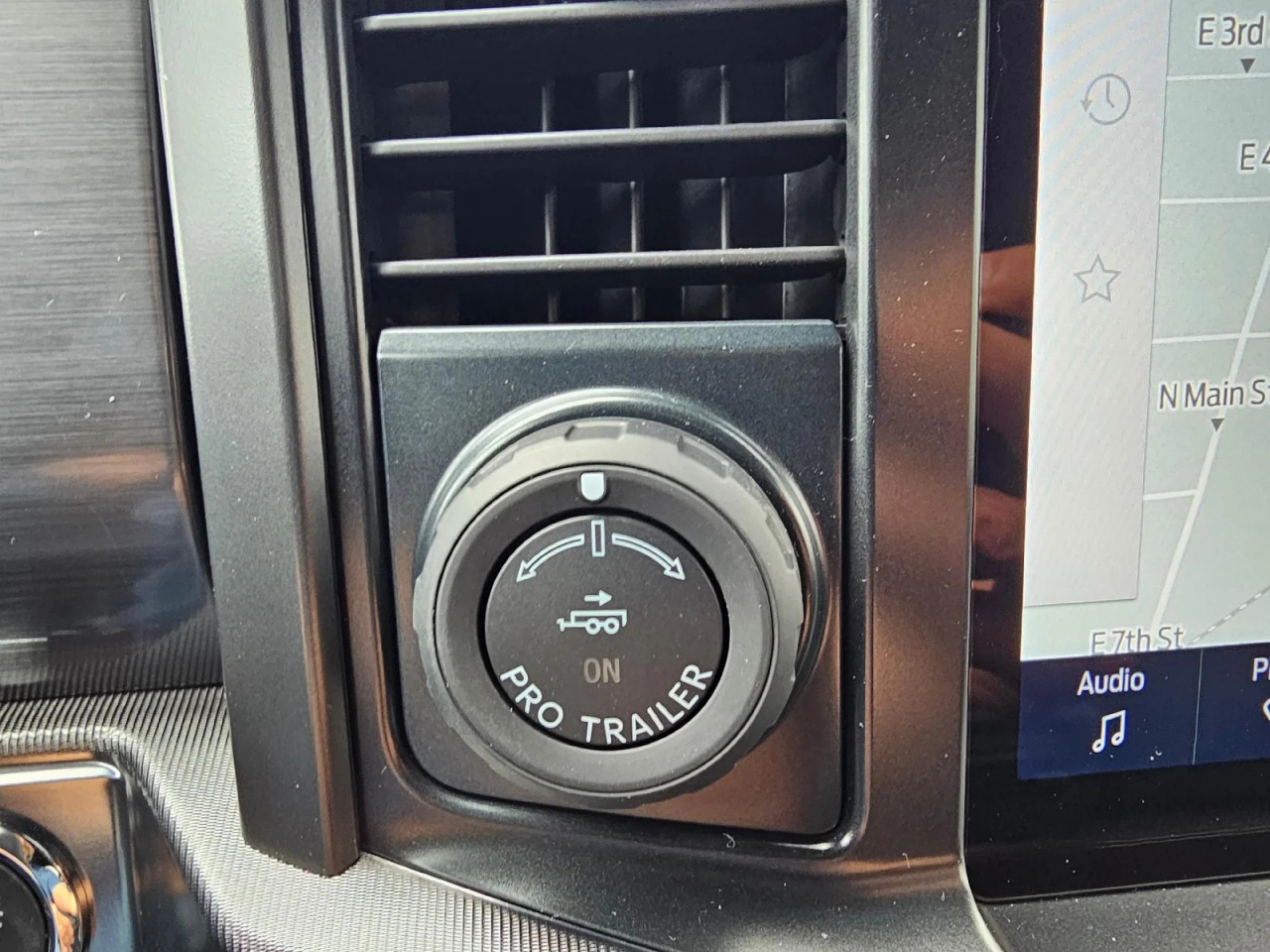 Ford F-150 Lariat SuperCrew 4WD 2025