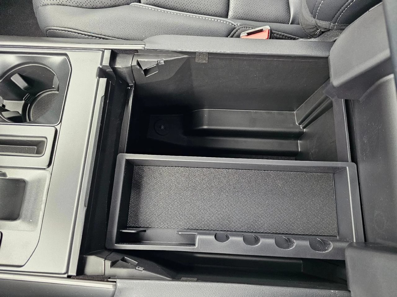 Ford F-150 Lariat SuperCrew 4WD 2025