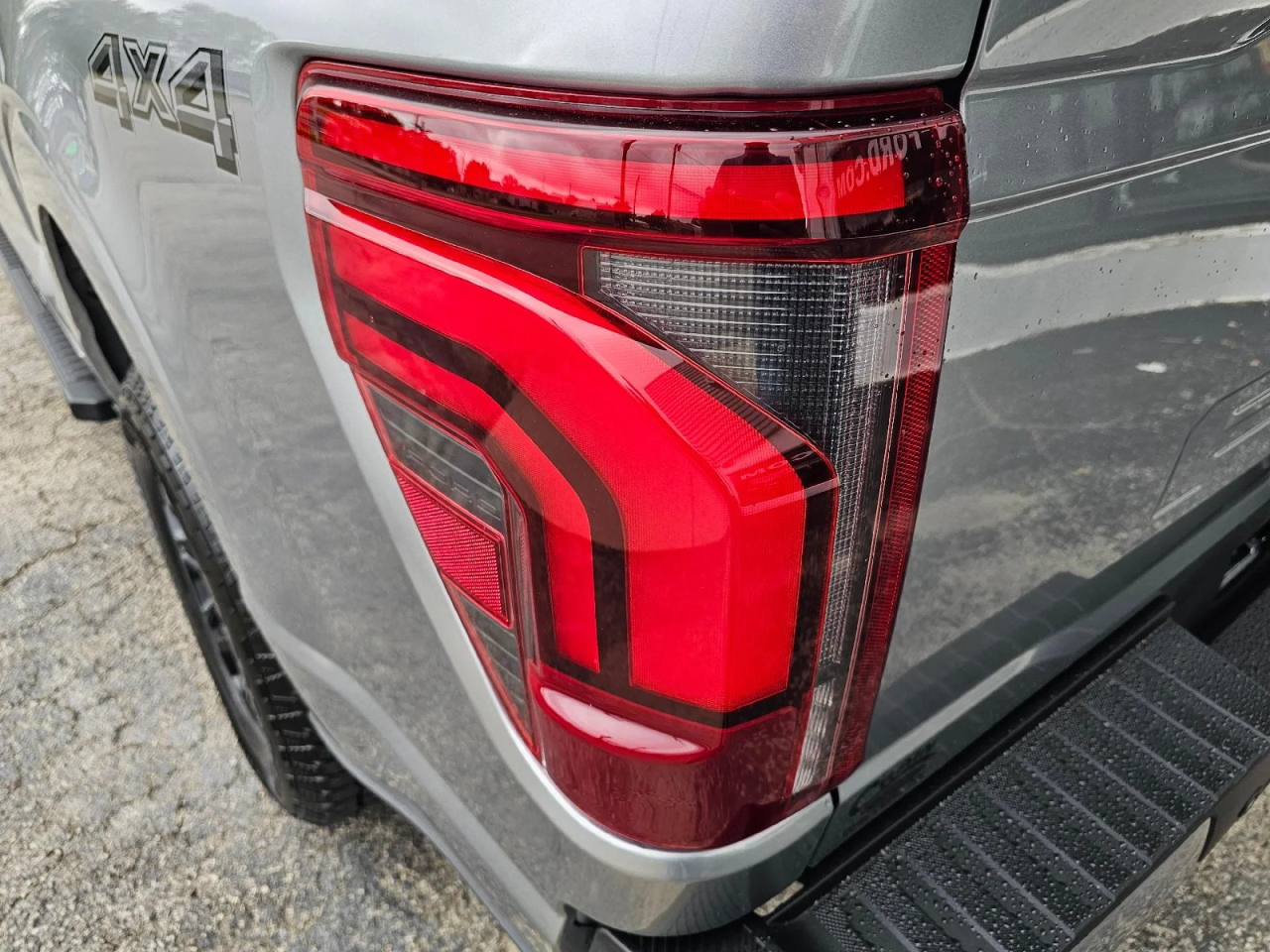 Ford F-150 Lariat SuperCrew 4WD 2025