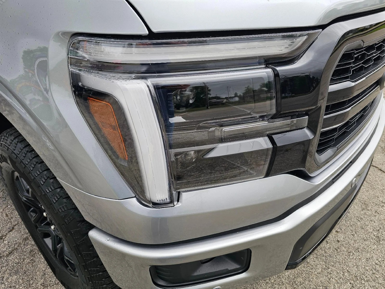 Ford F-150 Lariat SuperCrew 4WD 2025