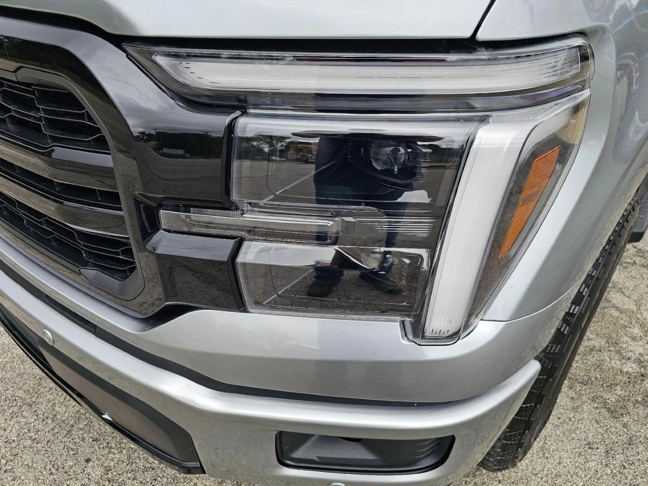 Ford F-150 Lariat SuperCrew 4WD 2025