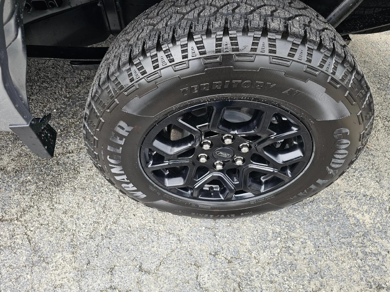 Ford F-150 Lariat SuperCrew 4WD 2025