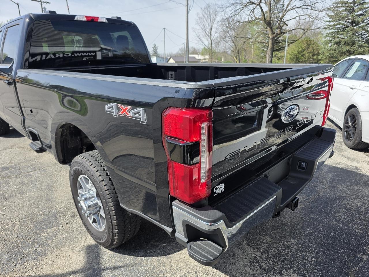 Ford F-350 SD Lariat Crew Cab 4WD 2026