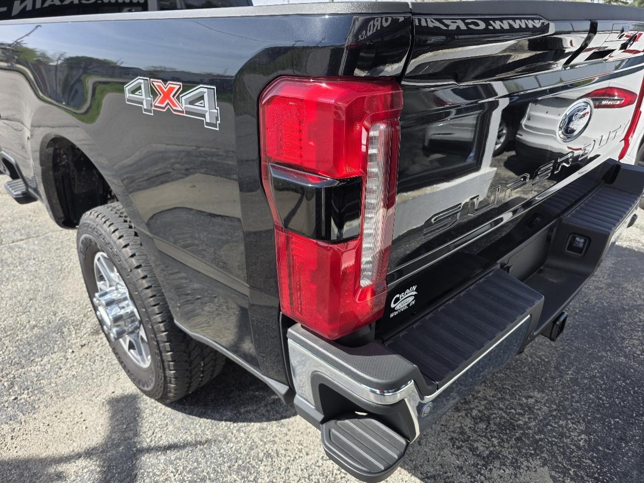 Ford F-350 SD Lariat Crew Cab 4WD 2026