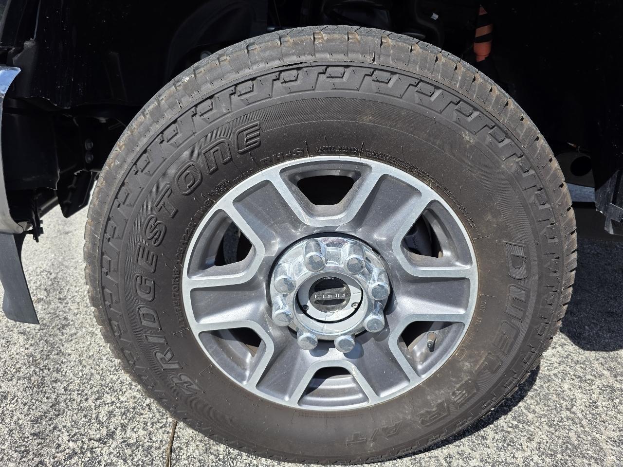 Ford F-350 SD Lariat Crew Cab 4WD 2026