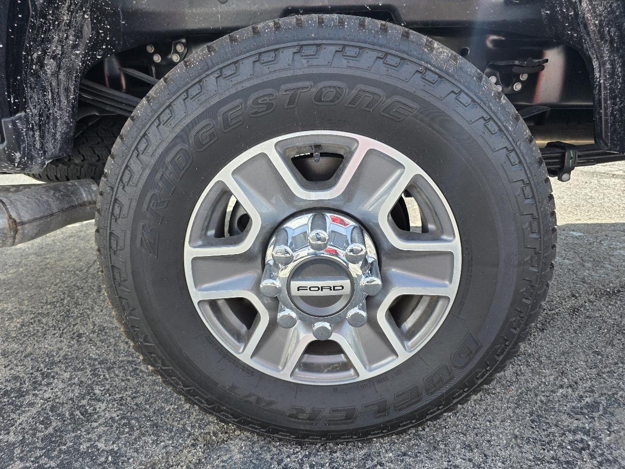 Ford F-350 SD Lariat Crew Cab 4WD 2026