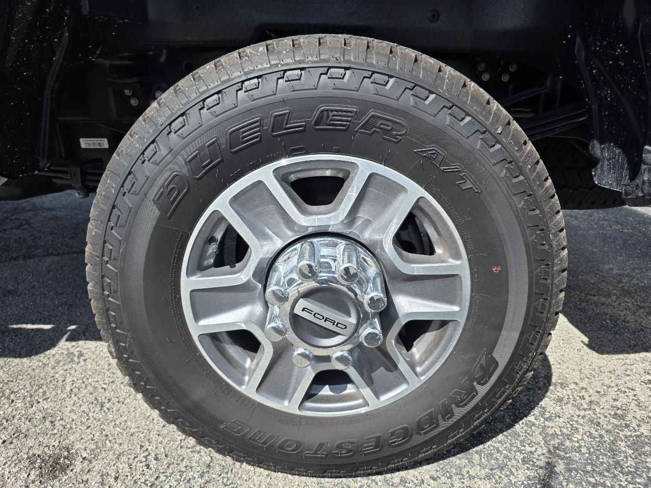 Ford F-350 SD Lariat Crew Cab 4WD 2026