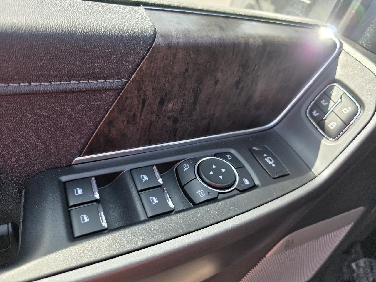 Ford F-350 SD Lariat Crew Cab 4WD 2026