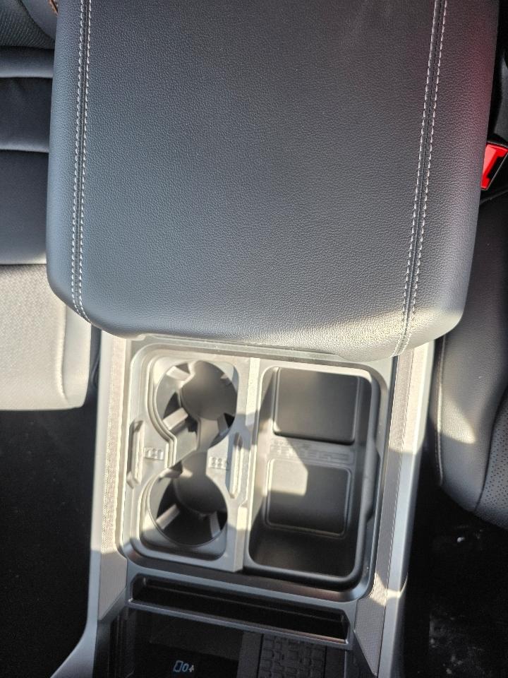 Ford F-350 SD Lariat Crew Cab 4WD 2026