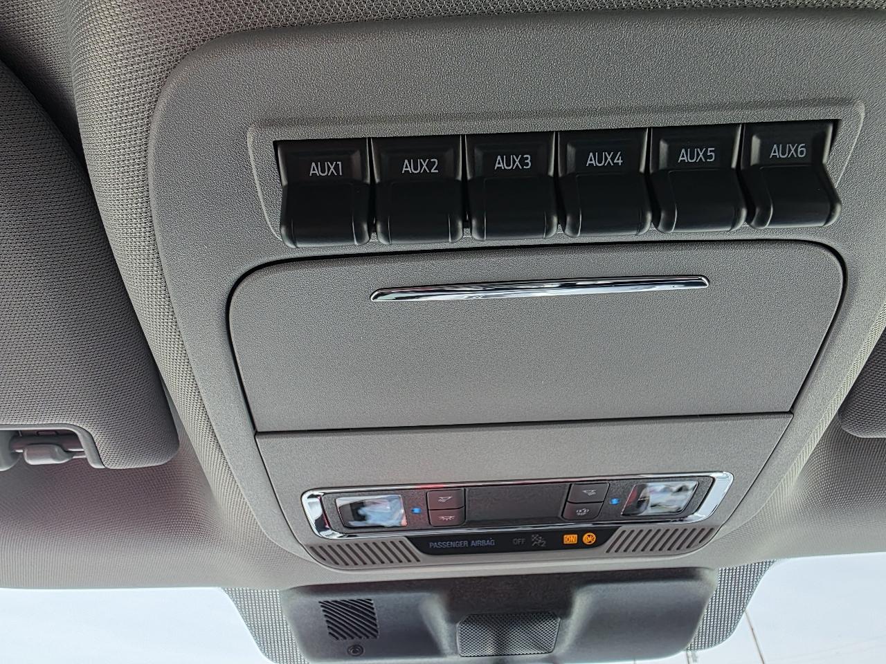 Ford F-350 SD Lariat Crew Cab 4WD 2026