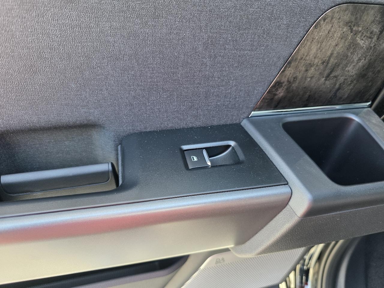 Ford F-350 SD Lariat Crew Cab 4WD 2026