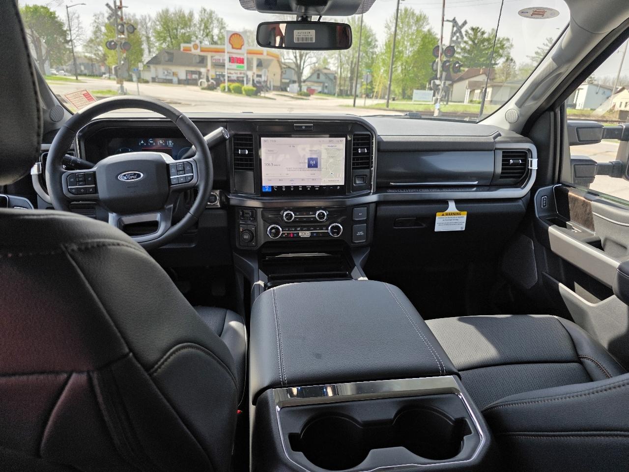 Ford F-350 SD Lariat Crew Cab 4WD 2026