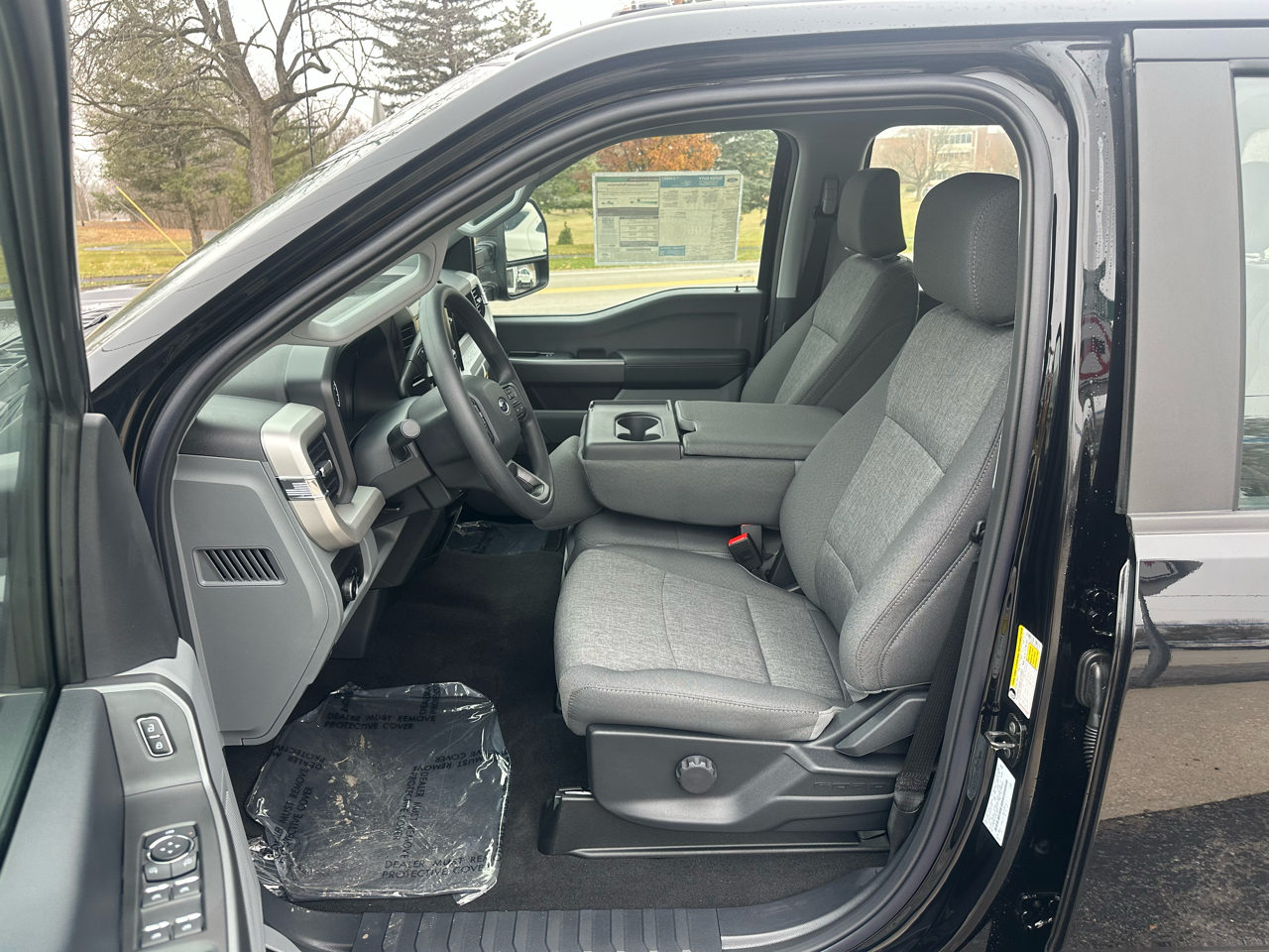 Ford F-250 SD XL Crew Cab 4WD 2026