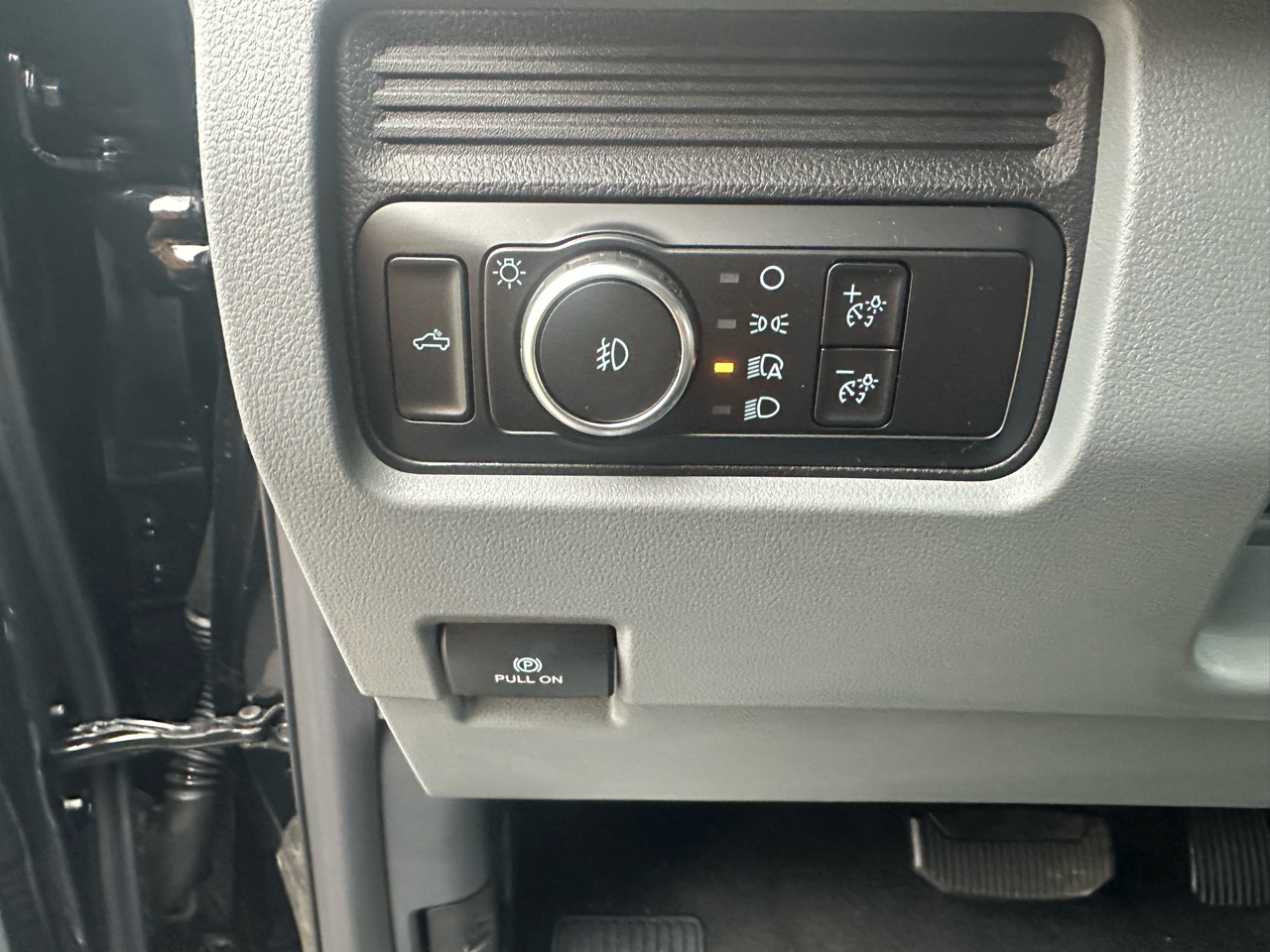 Ford F-250 SD XL Crew Cab 4WD 2026