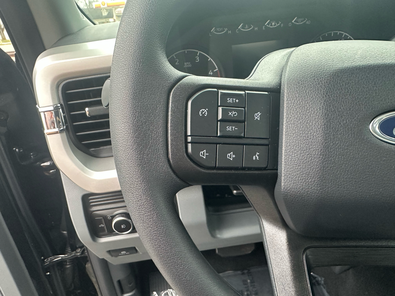 Ford F-250 SD XL Crew Cab 4WD 2026