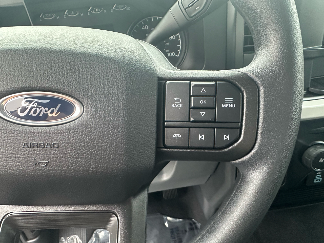 Ford F-250 SD XL Crew Cab 4WD 2026