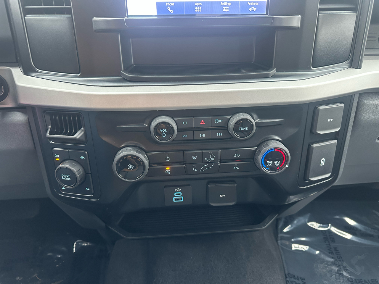 Ford F-250 SD XL Crew Cab 4WD 2026