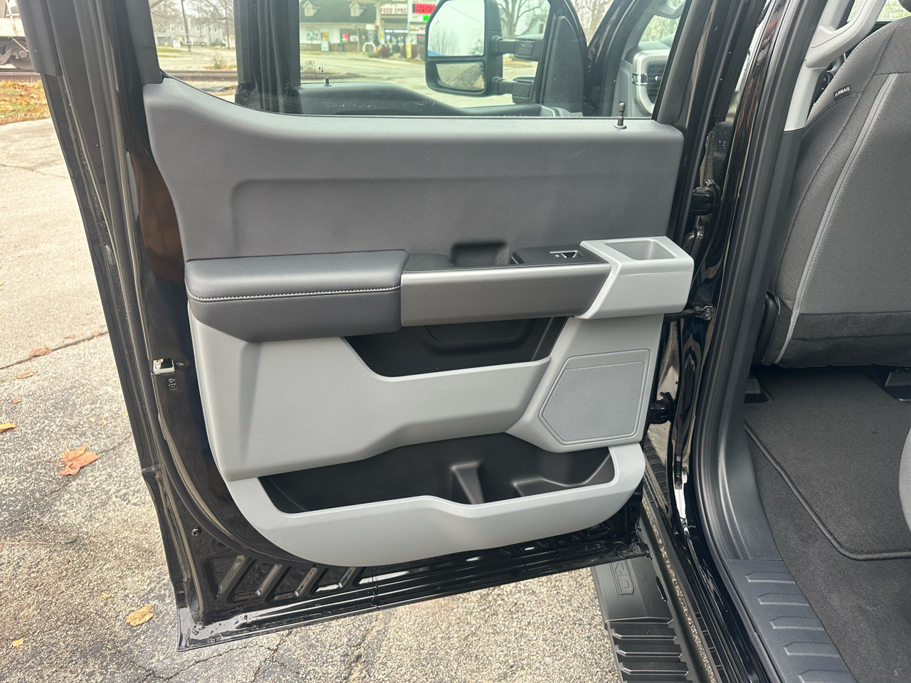 Ford F-250 SD XL Crew Cab 4WD 2026