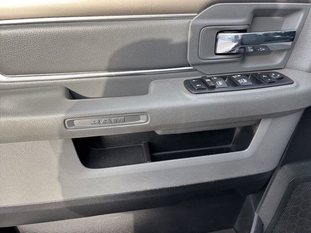 RAM 1500 SLT Crew Cab SWB 4WD 2018