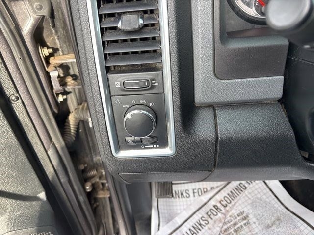 RAM 1500 SLT Crew Cab SWB 4WD 2018