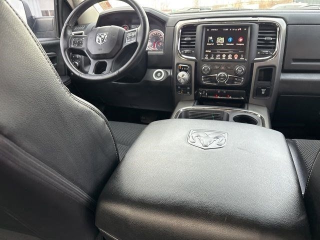 RAM 1500 Sport Crew Cab SWB 4WD 2017