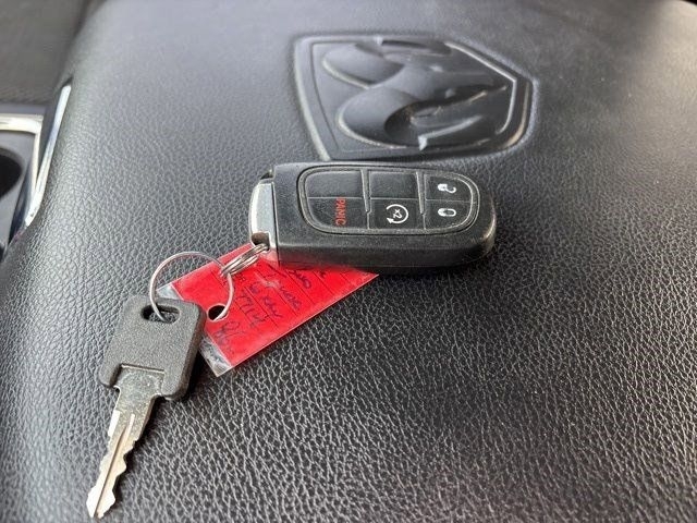 RAM 1500 Sport Crew Cab SWB 4WD 2017