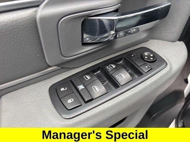 RAM 1500 SLT Crew Cab 4WD 2017