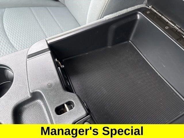 RAM 1500 SLT Crew Cab 4WD 2017