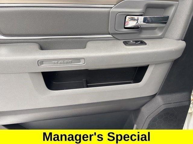 RAM 1500 SLT Crew Cab 4WD 2017