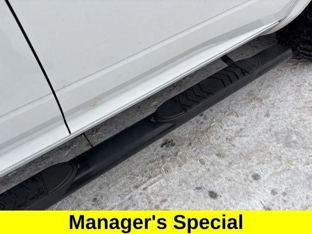 RAM 1500 SLT Crew Cab 4WD 2017