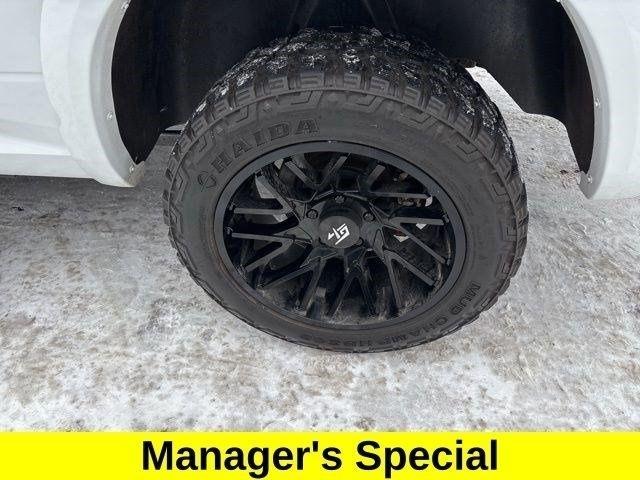 RAM 1500 SLT Crew Cab 4WD 2017