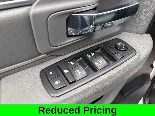 RAM 1500 SLT Crew Cab 4WD 2017