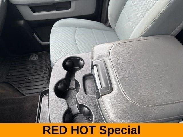 RAM 1500 SLT Crew Cab 4WD 2017